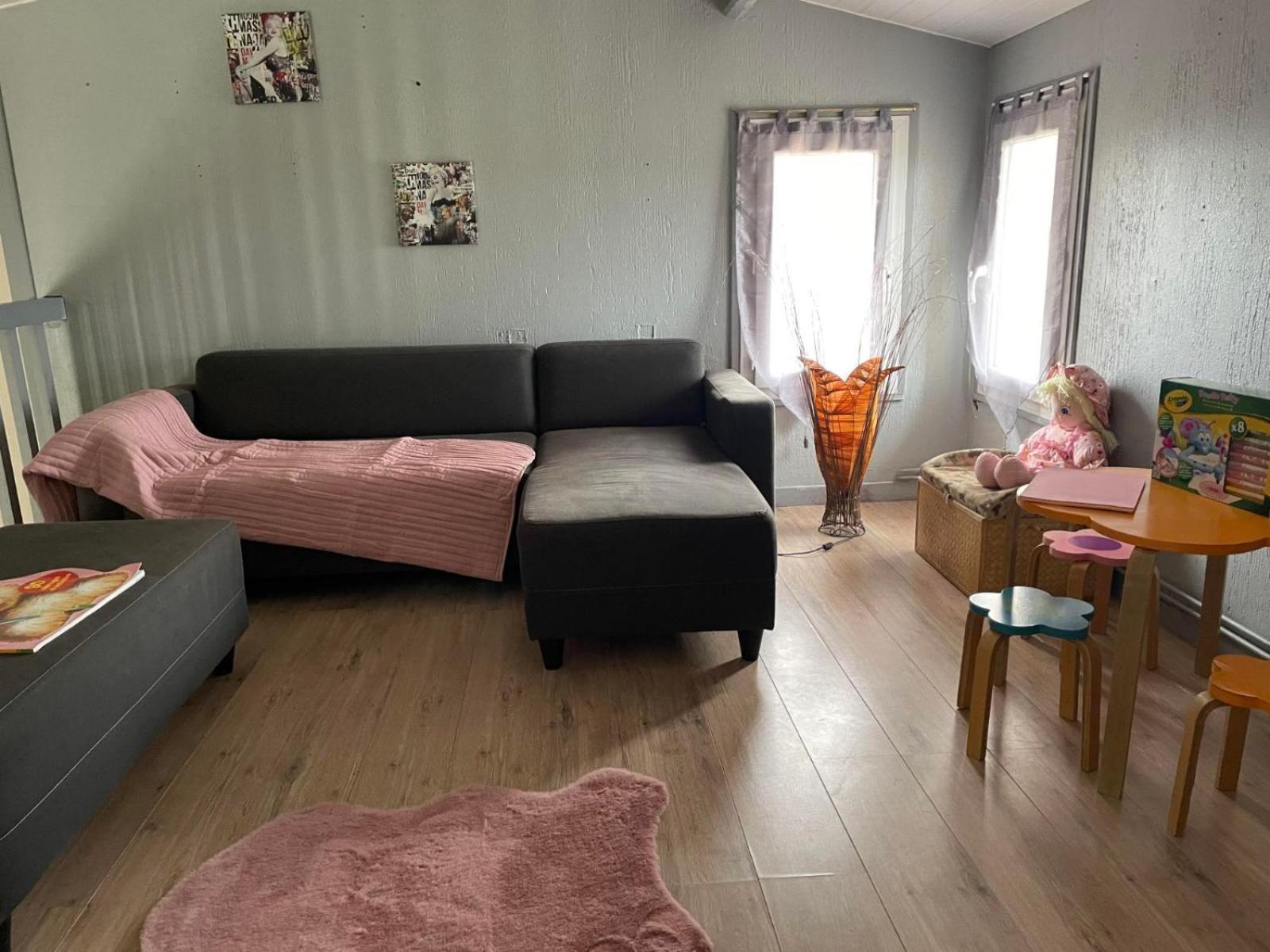 Holiday home Maison Familiale Ou Entre Amis A La Campagne Nanthiat